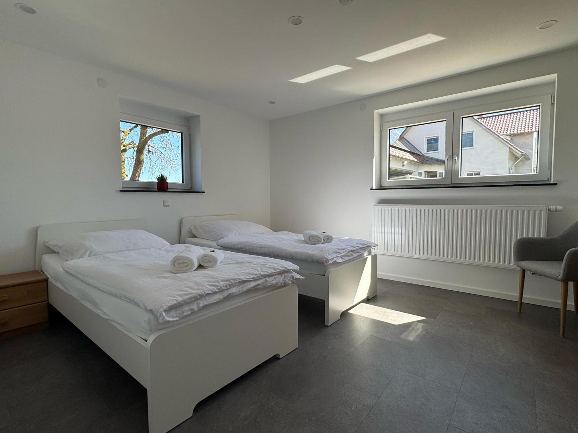 W&P Living Wohnung Mit Ausblick - Parkplatz Biberbach  Exterior foto